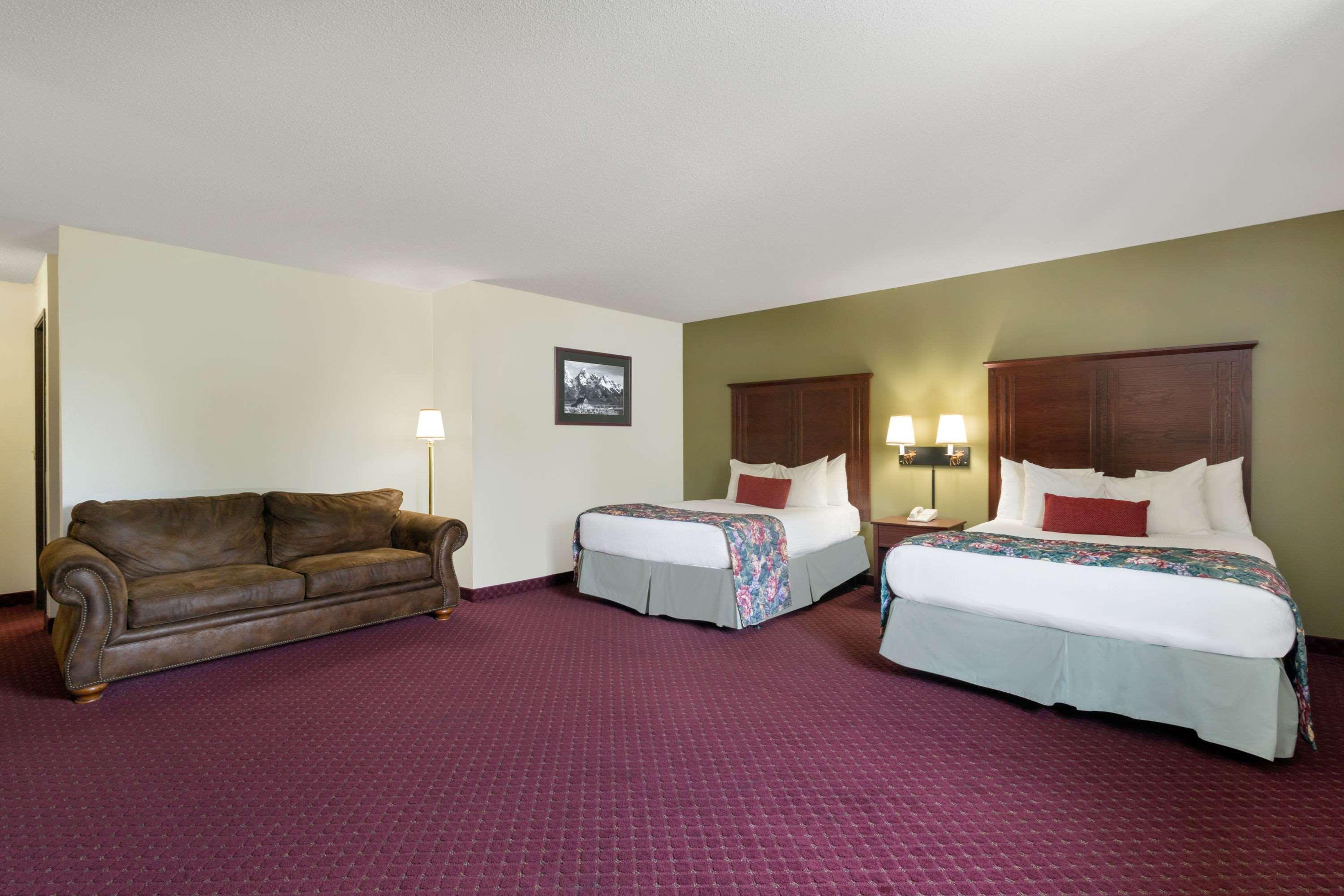 Baymont By Wyndham Bozeman Motel Exterior photo