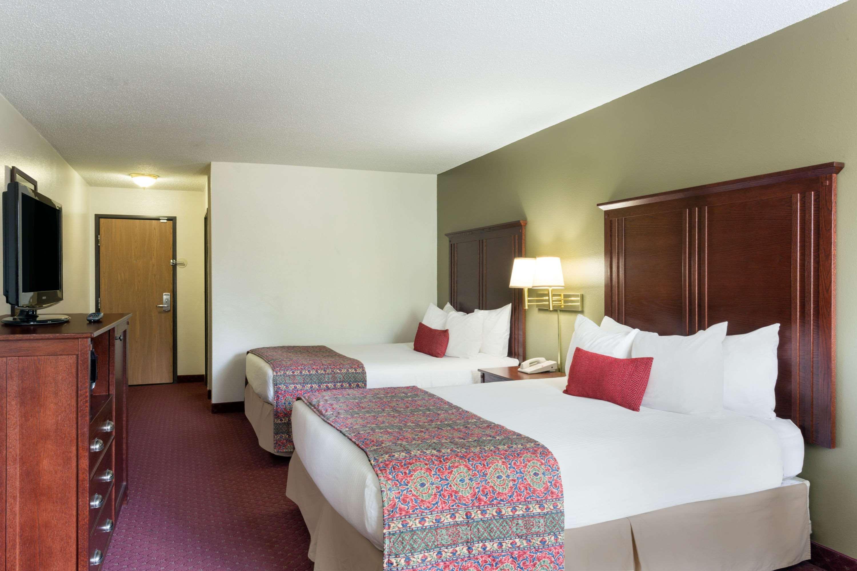 Baymont By Wyndham Bozeman Motel Exterior photo