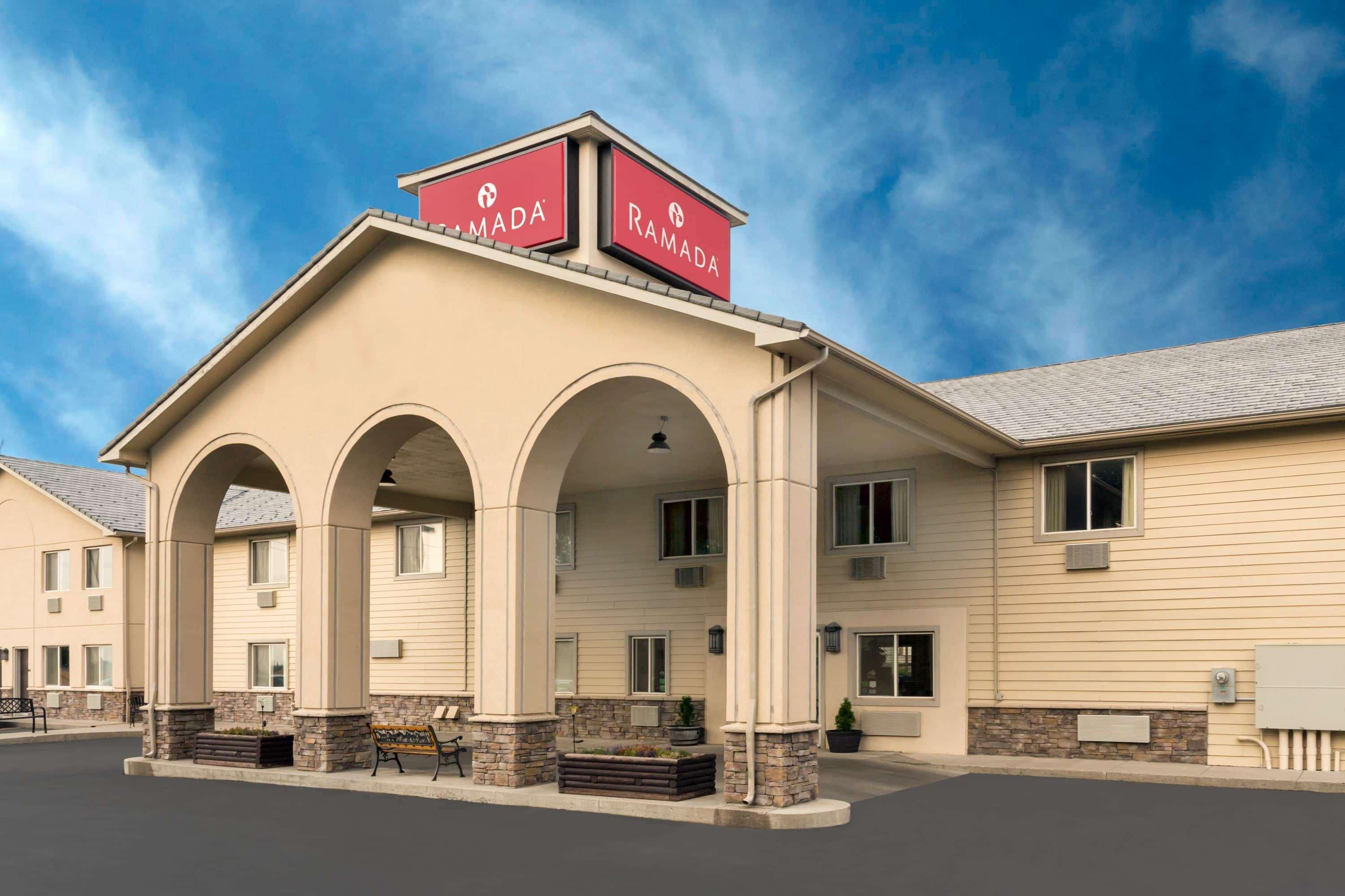 Baymont By Wyndham Bozeman Motel Exterior photo