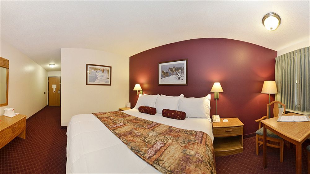 Baymont By Wyndham Bozeman Motel Exterior photo